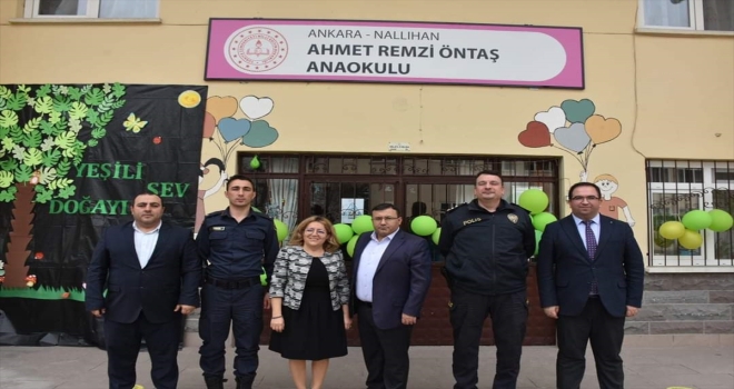 Nallıhan Kaymakamı Dinç, öğrencilerle kitap okudu