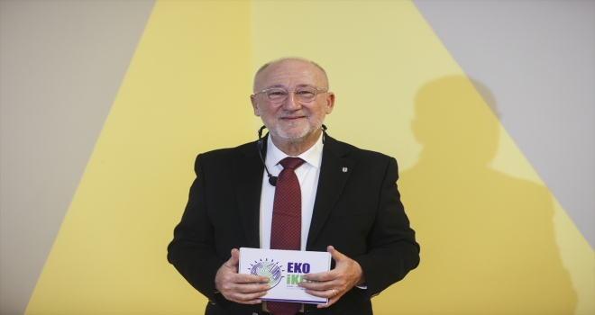 Sanatçı Altan Erkekli'den 