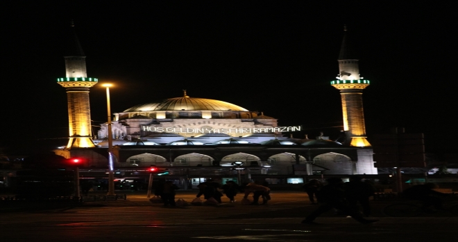 Sivas, Kırıkkale, Yozgat ve Kayseri'de ilk teravih namazı kılındı