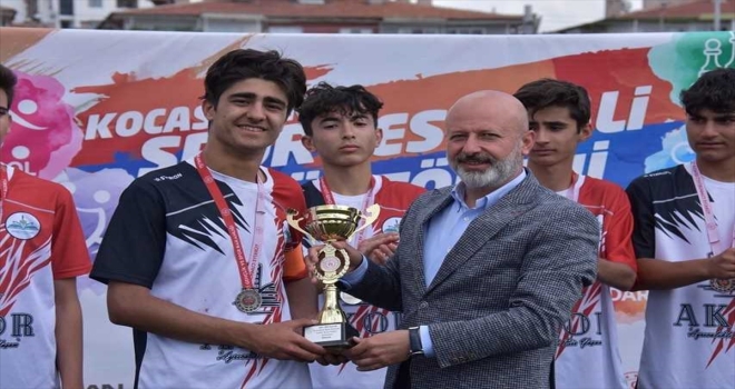 Başkan Çolakbayrakdar, spor festivali ödül törenine katıldı