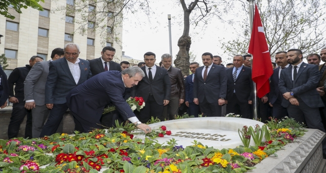 BBP Genel Başkanı Destici, Muhsin Yazıcıoğlu'nun kabrini ziyaret etti: