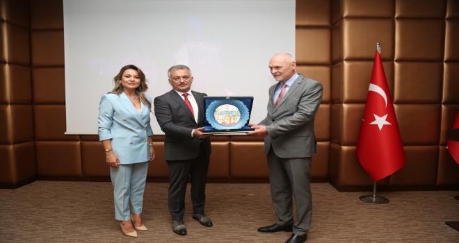 Çekya'nın Ankara Büyükelçisi Vacek Antalya'da fahri konsolosluk resepsiyonuna katıldı
