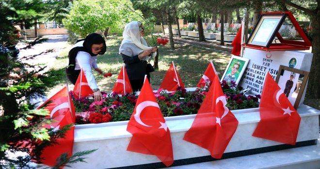 Cinayete kurban giden askerin şehadet belgesi 21 yıl sonra verildi