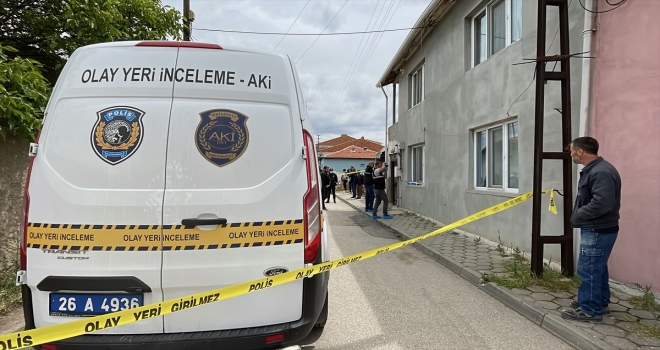Eskişehir'de öldürülen kadının katil zanlısı oğlu ile eski eşi adliyede