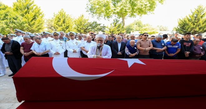 İzmir'de bıçaklanarak hayatını kaybeden uzman çavuş Antalya'da defnedildi