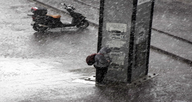 Kırıkkale'de sağanak ve dolu etkili oldu