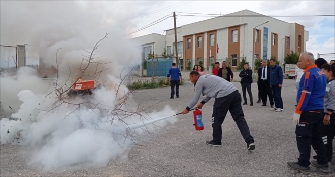 Kırşehir'de öğrenci yurdunda afet farkındalık eğitimi