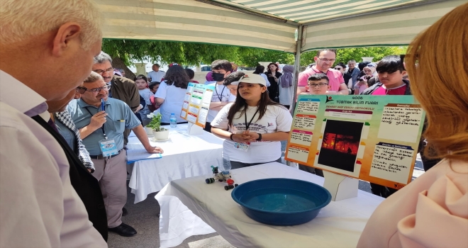 Kulu'da TÜBİTAK 4006 Bilim Fuarı'nda öğrenciler projelerini sergiledi