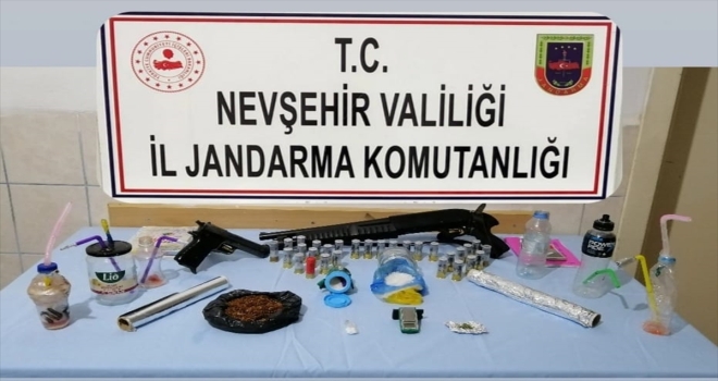 Nevşehir'de jandarmanın uyuşturucu operasyonunda 5 zanlı yakalandı