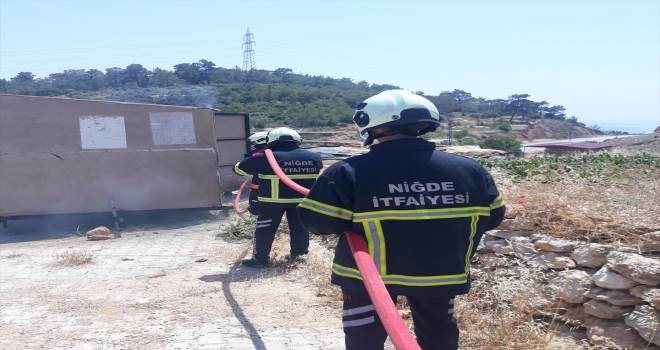 Niğde Belediyesi itfaiye ekipleri Mersin'de yangın eğitimine katıldı