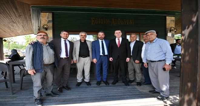 Pursaklar'da vatandaşlara tohum dağıtıldı