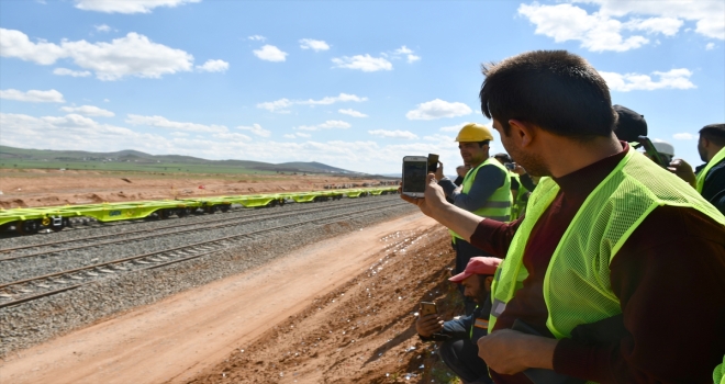 Sivas'ta Demirağ OSB'de üretilen ilk vagonlar Almanya'ya uğurlandı