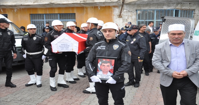 Sivas'ta görevi başında hayatını kaybeden polisin cenazesi Nevşehir'de defnedildi