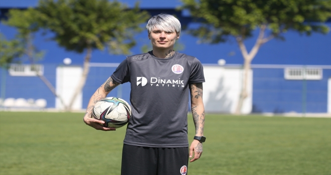Ukraynalı Kozyrenko, 1207 Antalyaspor'la ilk 3 maçında 5 gol kaydetti