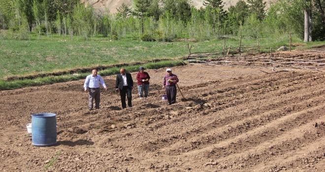 Zara Ziraat Odası Başkanı Şimşek'in köy ziyaretleri sürüyor