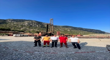 AK Parti Milletvekili Uslu, Demre'de başlatılan petrol arama çalışmasını inceledi