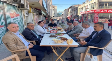 AK Parti ve MHP Kırşehir İl Başkanları, esnafla buluştu