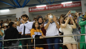 Anadolu Üniversitesi'nde mezuniyet töreni düzenlendi 