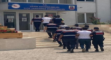 Antalya'da aranan 4 şüpheli yakalandı