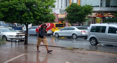 Antalya'da sağanak etkili oldu