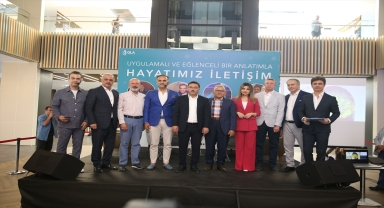 Başkan Büyükkılıç ile Vali Çiçek Gesi Bağları türküsünü söyledi