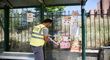 Başkentte cadde ve sokaklardaki izinsiz afişler toplanacak