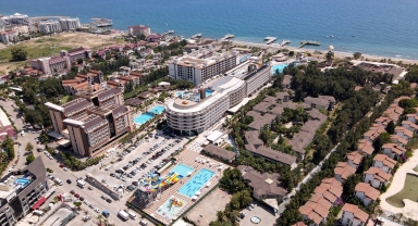 Bera Alanya Otel, 30 milyon liralık yeni aile havuzunu hizmete aldı