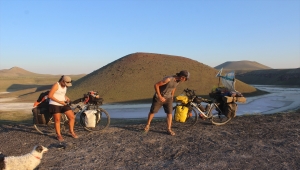 Bisikletle dünya turuna çıkan Arjantinli çift Karapınar'a geldi