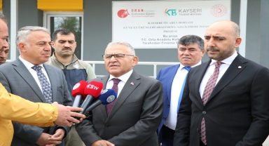 Büyükkılıç, Et ve Et Ürünleri Ar-Ge Merkezi'nde incelemede bulundu