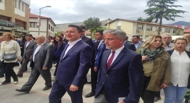 DEVA Partisi Genel Başkanı Ali Babacan, Nallıhan'da temaslarda bulundu