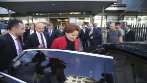 İYİ Parti Genel Başkanı Akşener, Gelecek Partisi Genel Başkanı Davutoğlu ile görüştü