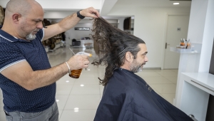 Kanser hastası 14 yaşındaki Feleknaz Oğur'un 