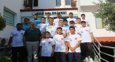 Kaş Belediye Spor Güreş Takımı Kırkpınar'a uğurlandı