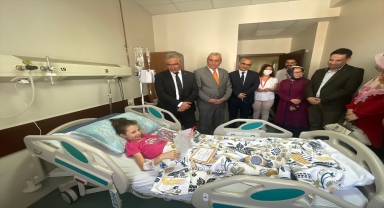 Kayseri'de 17 günlük yaşam savaşını kazanan İkranur'a karne sürprizi