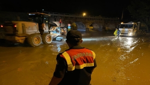 Kayseri'de şiddetli yağış sele neden oldu