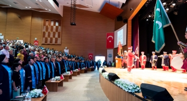 KAYÜ Mustafa Çıkrıkçıoğlu MYO'da mezuniyet coşkusu