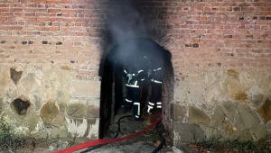 Kırıkkale'de metruk binada çıkan yangın söndürüldü 