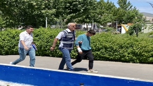 Kırşehir'de iş yerlerinden elektronik eşya çalan şüpheli yakalandı