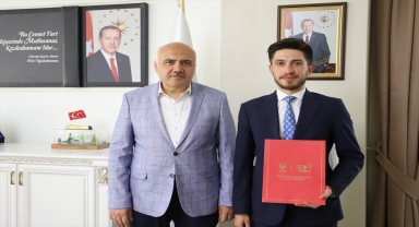 Kızılcahamam Belediye Başkanı Acar, AK Parti Kızılcahamam Gençlik Kolları Başkanı'nı kabul etti