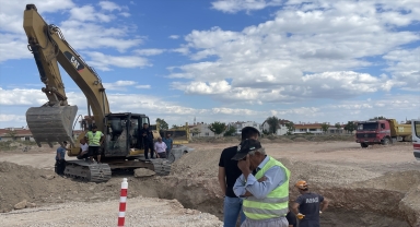 Göçük altında kalan işçi hayatını kaybetti