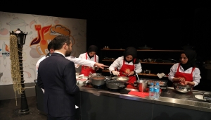 Konya'da lise öğrencileri en güzel yemeği yapmak için yarıştı