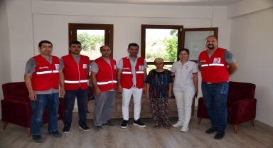 Manavgat'ta yangında kaybettikleri evlerinin yenilerine kavuşan ailelere eşya yardımı