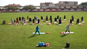 Nevşehir'de sabahları statta buluşan kadınlar güne sporla başlıyor