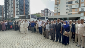 Niğde'de ilk hac kafilesi kutsal topraklara uğurlandı