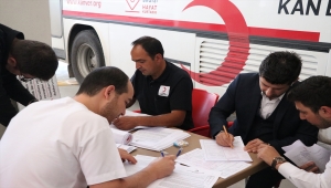 Niğde'de sağlık çalışanları kan bağışladı
