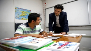 Otizmli Mert'in ressam olma hayaline akademisyenden 