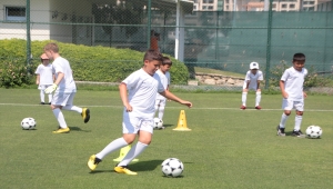 Real Madrid Futbol Okulu'nun sezon açılışı yapıldı