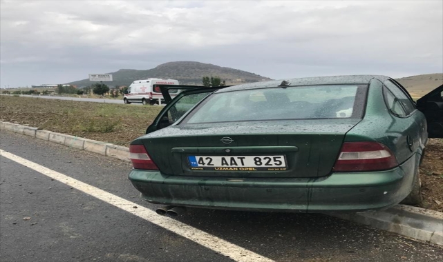Seydişehir'de refüje çarpan otomobilin sürücüsü yaralandı 