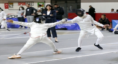 Sivas, eskrimde 10, 12 ve 14 yaş altı Türkiye şampiyonasına ev sahipliği yapıyor