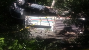 Sivas'ta şarampole devrilen kamyondaki 1 kişi öldü, 3 kişi yaralandı